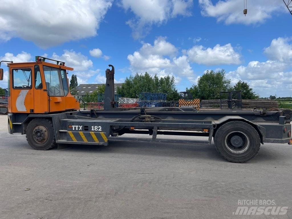Kalmar 182 A L2 C!8 جرارات صالات المطارات