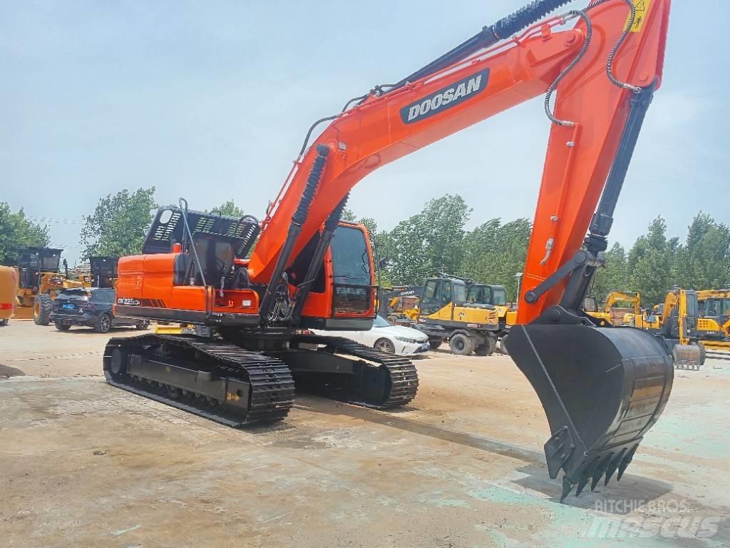 Doosan DX 225 حفارات زحافة