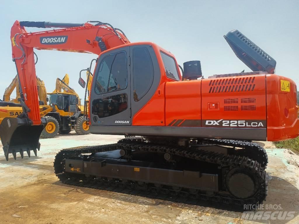 Doosan DX 225 حفارات زحافة