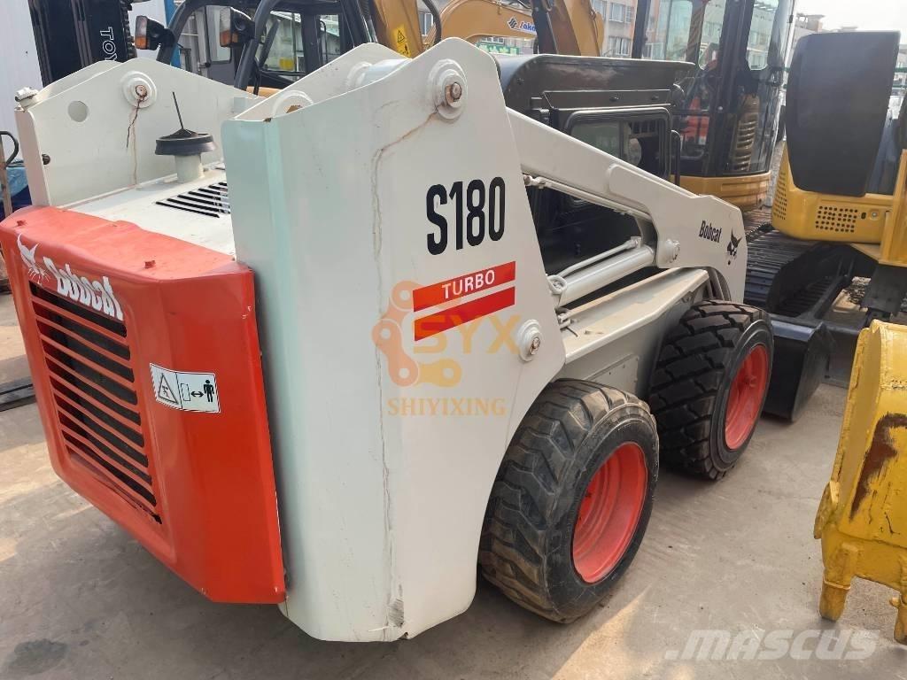 Bobcat S180 لوادر انزلاقية التوجيه