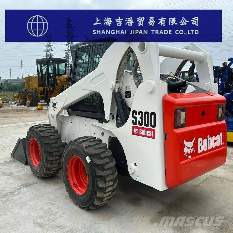 Bobcat S 300 لوادر انزلاقية التوجيه