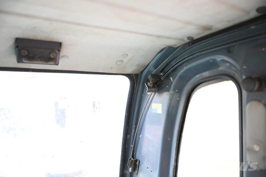 Kobelco SK 130 LC حفارات زحافة