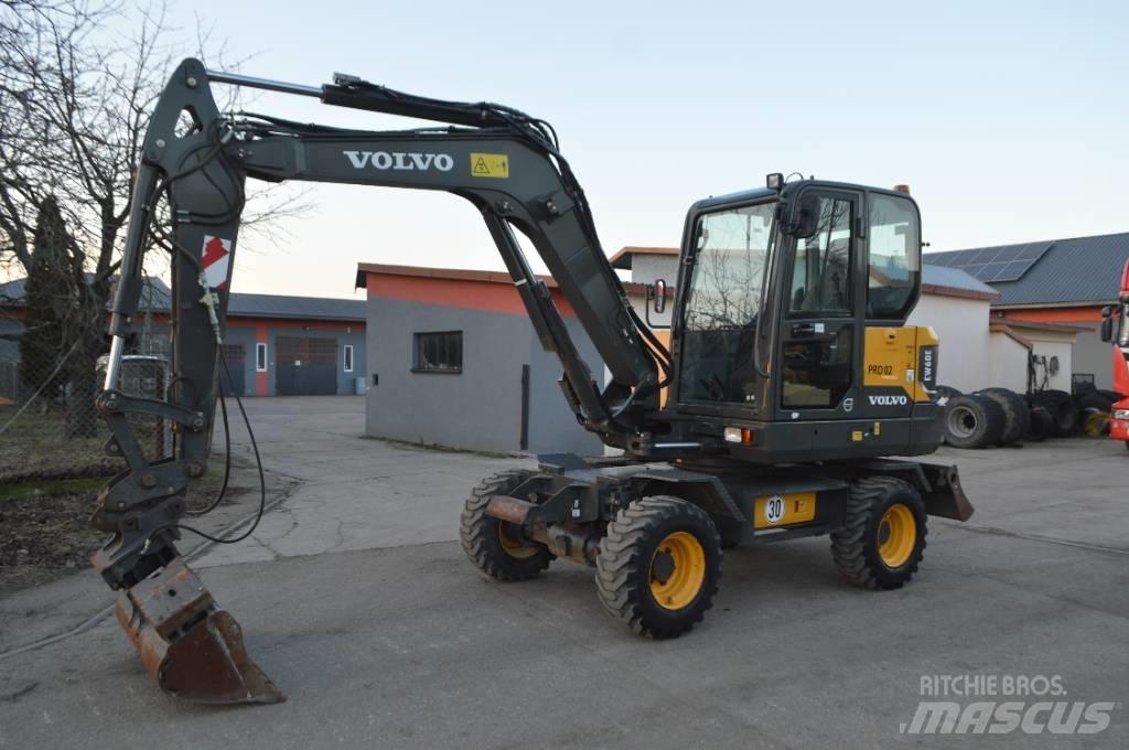 Volvo EW 60 E حفارات بعجل