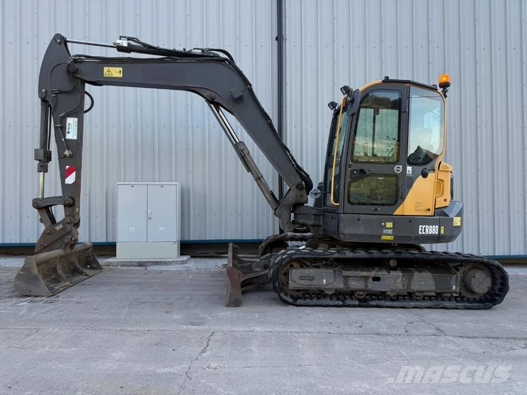 Volvo ECR 88 D حفارات وسط 7 طن - 12 طن