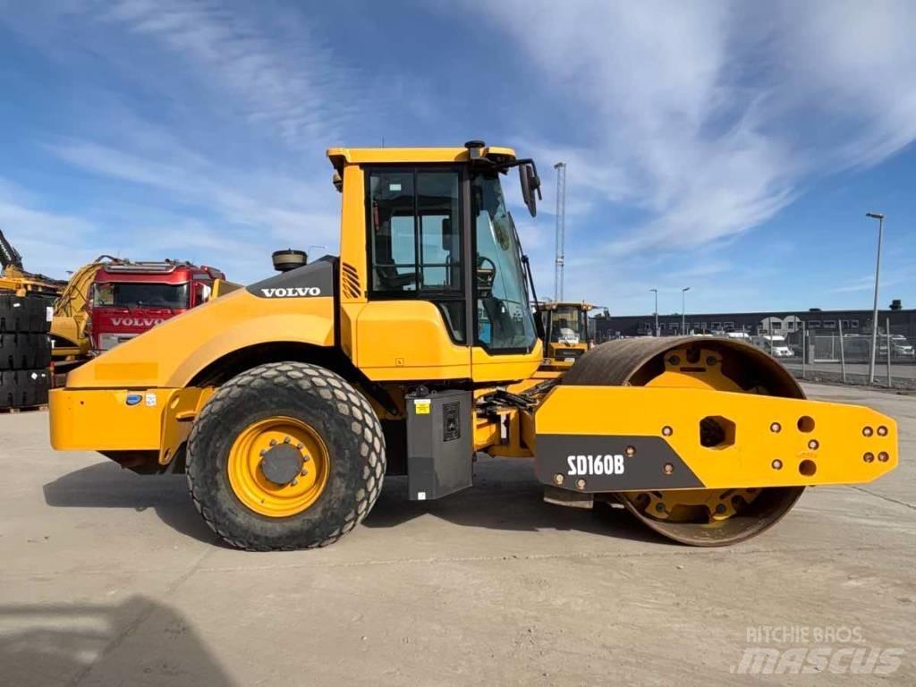 Volvo SD 160 B مداحل أحادية الأسطوانة