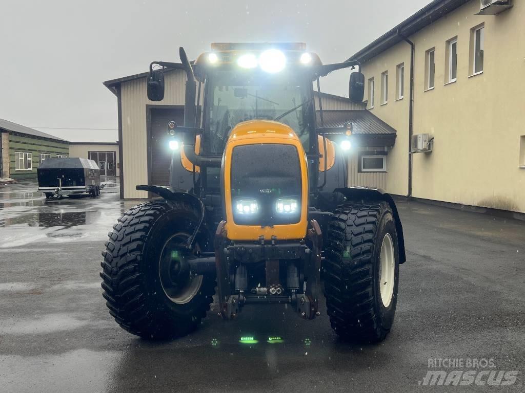 Valtra M 150-4 الجرارات
