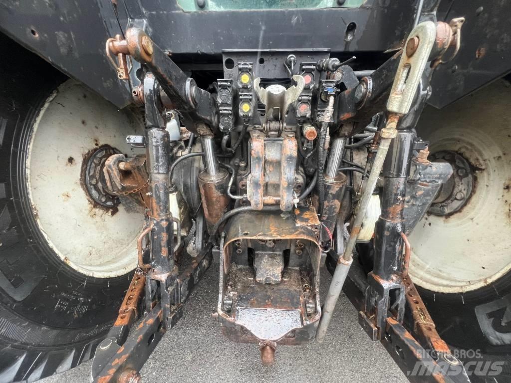 Valtra M 150-4 الجرارات