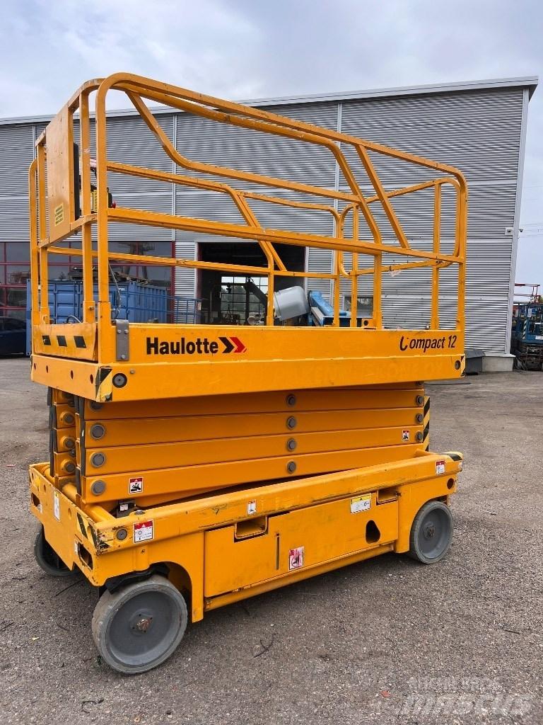 Haulotte Compact 12 رافعات مقصية الشكل
