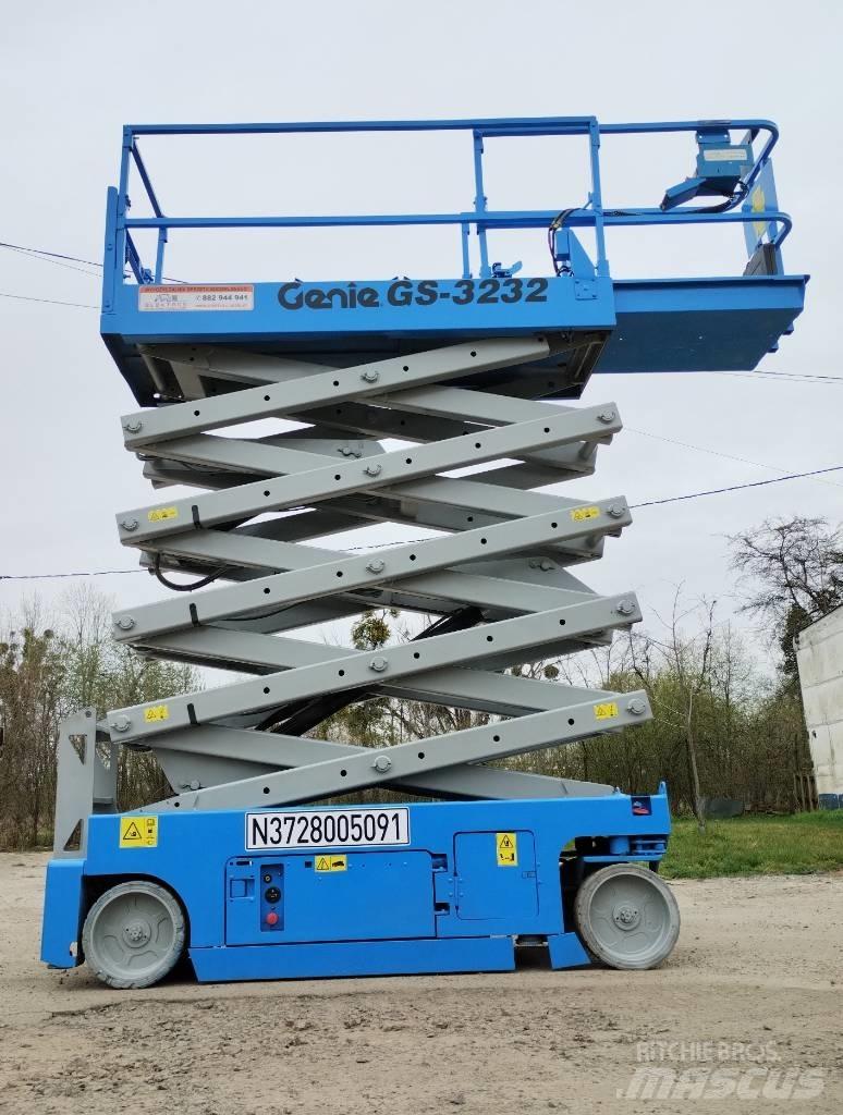 Genie GS 3232 رافعات مقصية الشكل