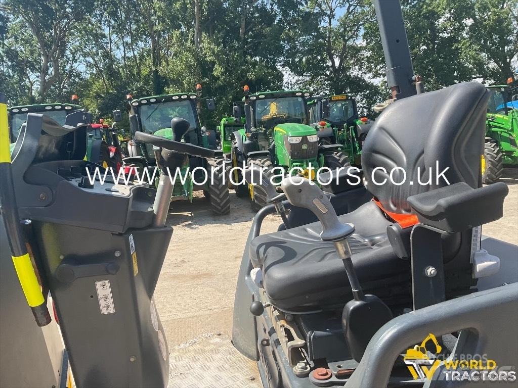 Bomag BW 138 AD-5 مداحل ثنائية الاسطوانة