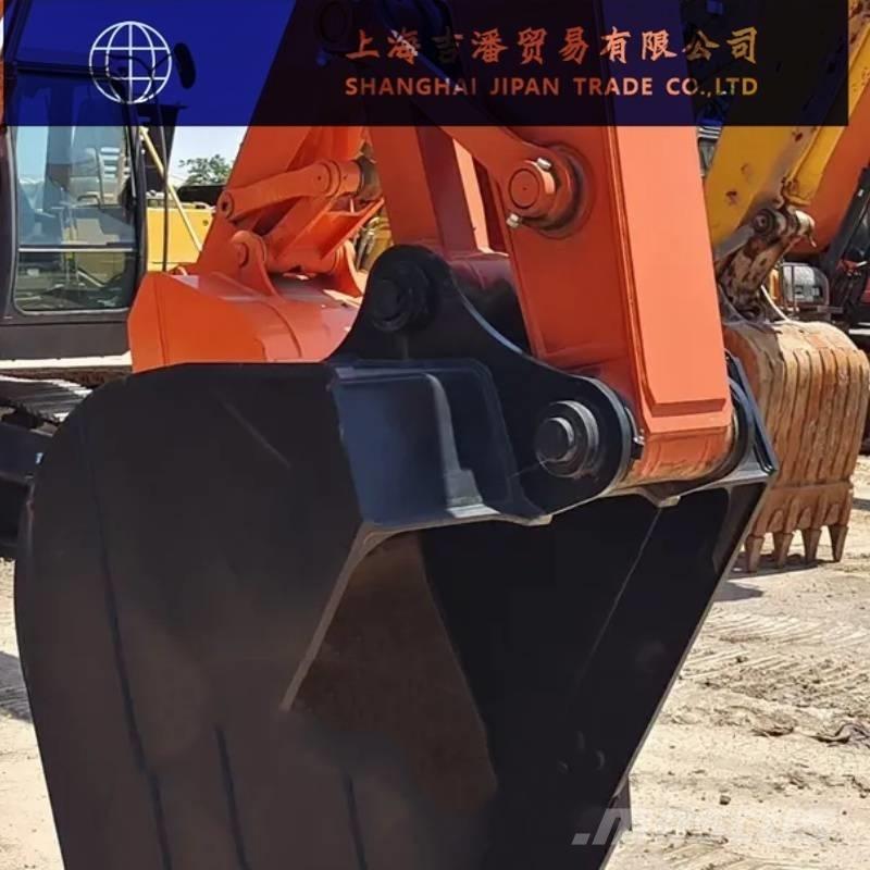Hitachi ZX 210 حفارات زحافة