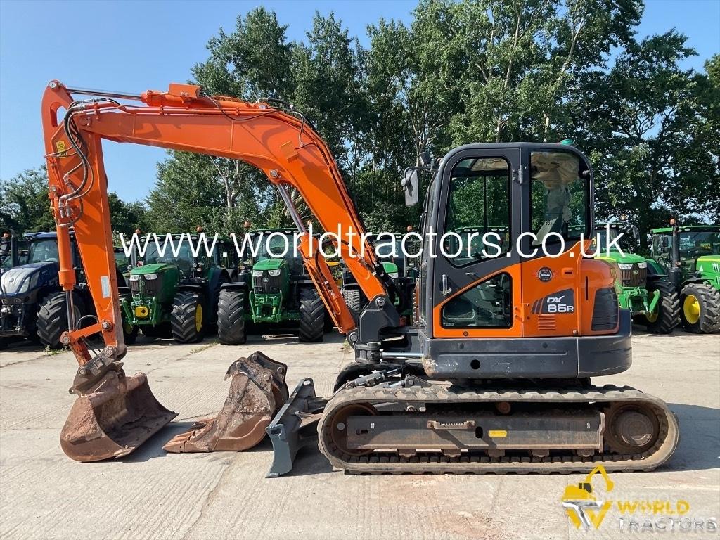 Doosan DX 85 R-3 حفارات وسط 7 طن - 12 طن