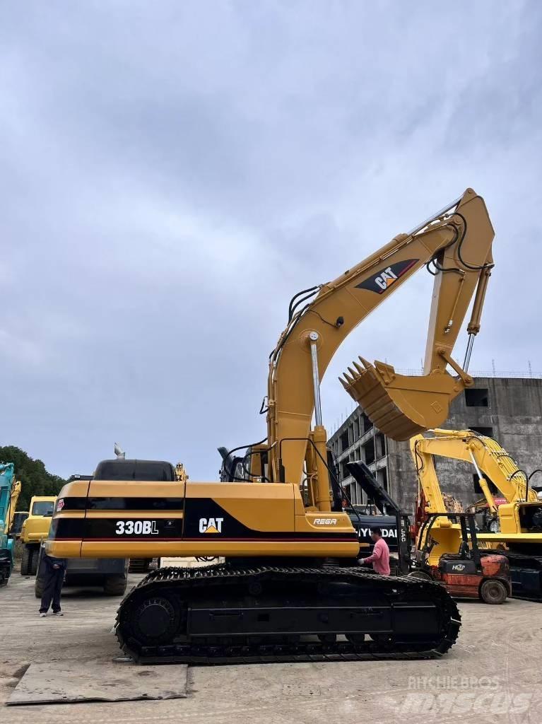 CAT 330 B حفارات زحافة