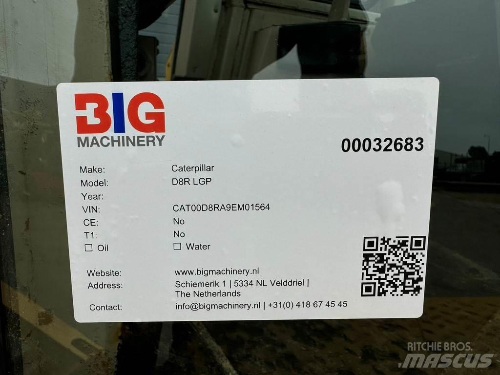 CAT D8R LGP بلدوزرات مجنزرة