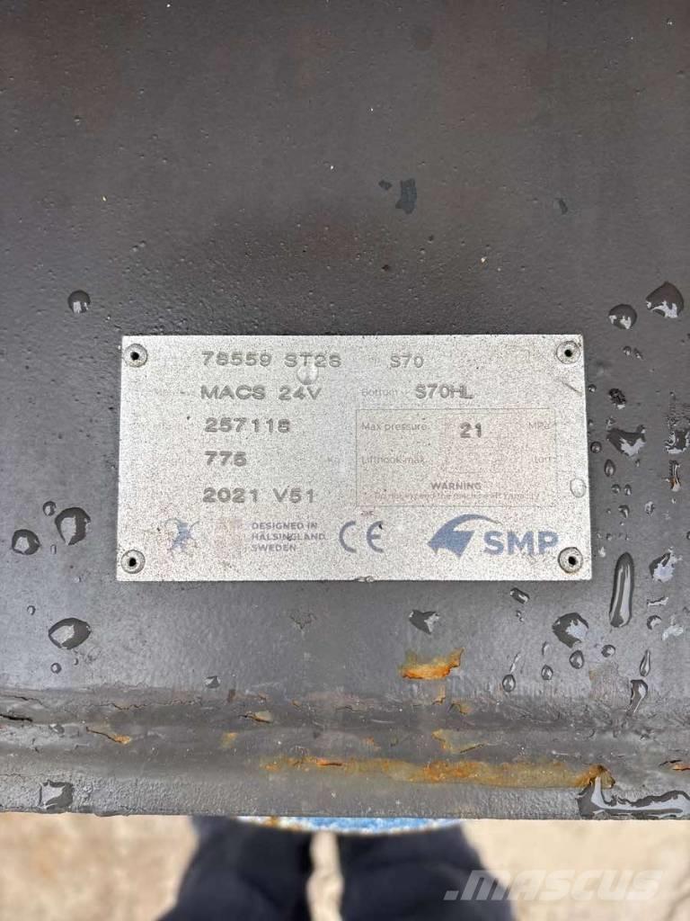 Volvo ECR 235 E حفارات زحافة