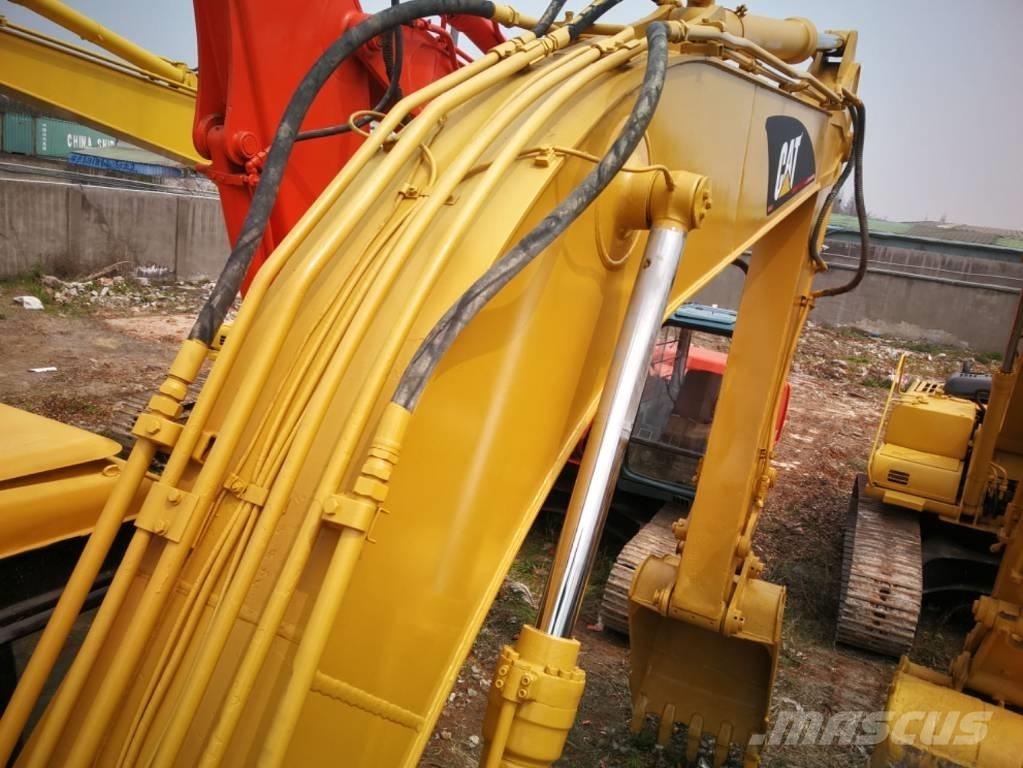 CAT 320 B L حفارات زحافة