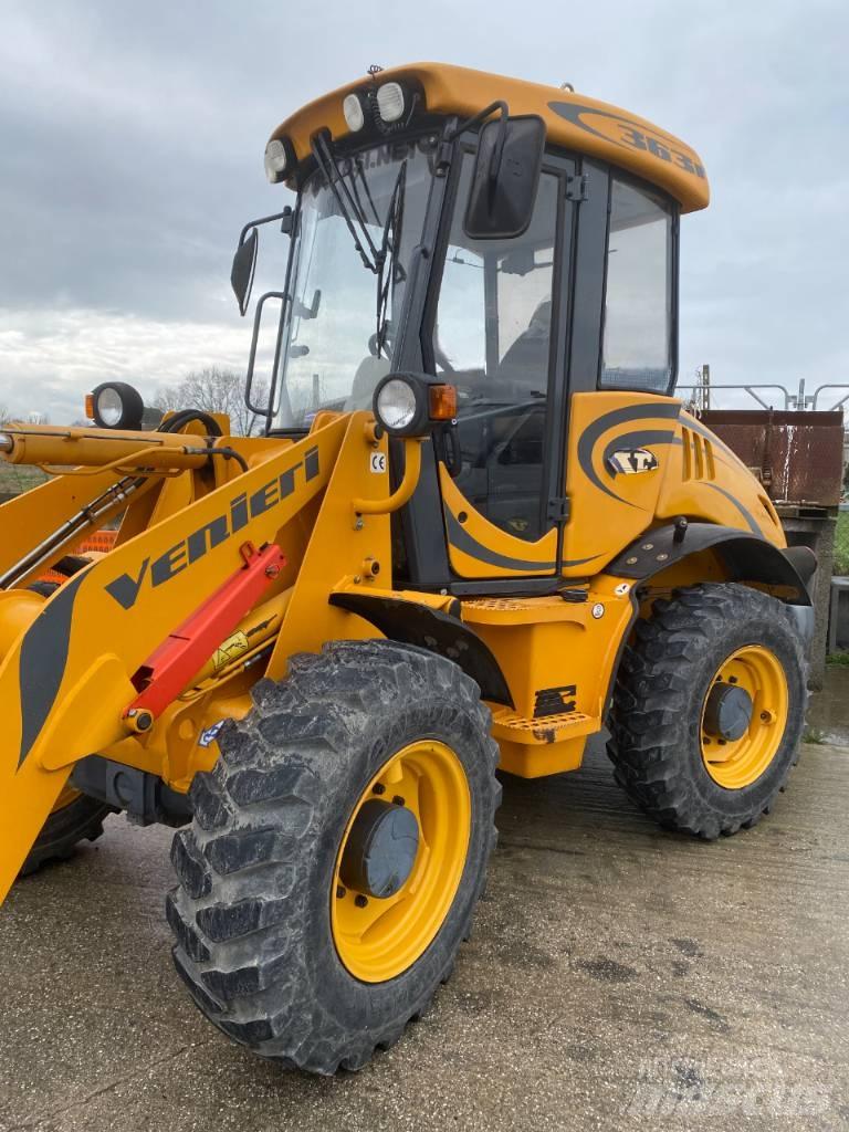 Venieri VF363F/3 لوادر بعجل