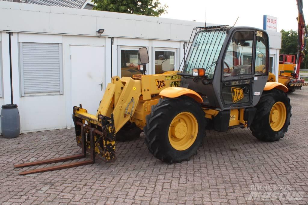 JCB 530-70 مناولات متداخلة