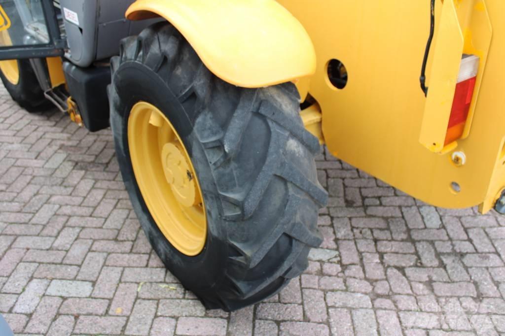 JCB 530-70 مناولات متداخلة