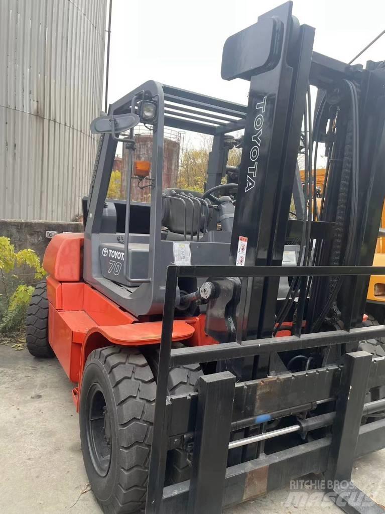 Toyota 7 Ton شاحنات الديزل