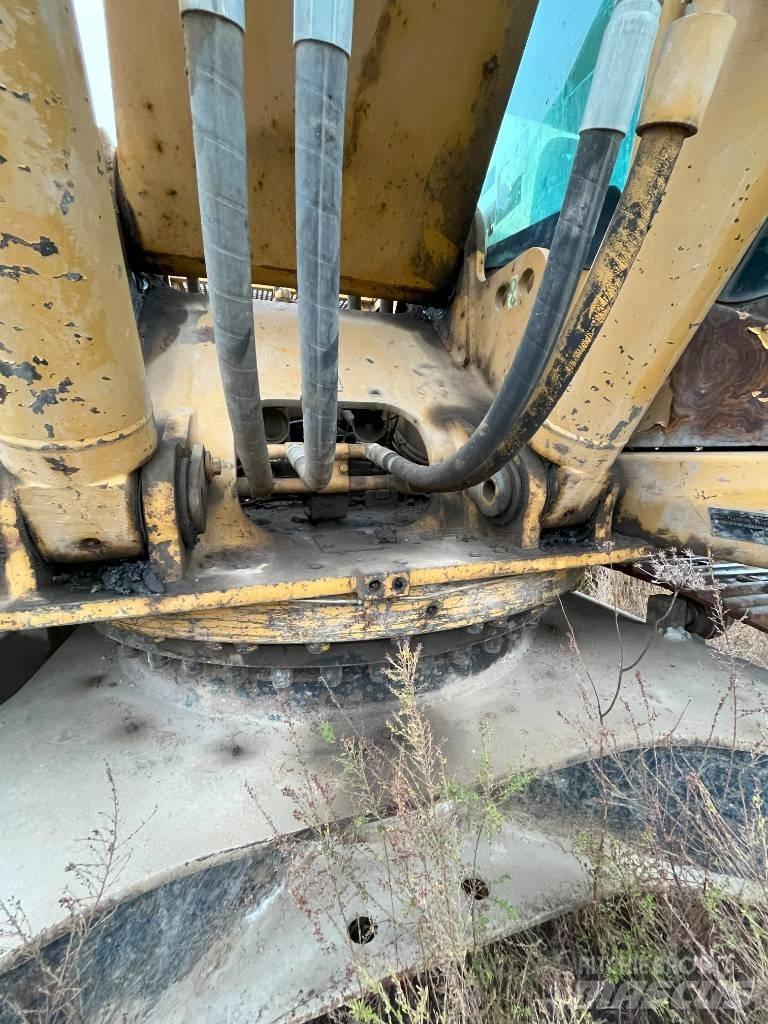 CAT 330 CL حفارات زحافة