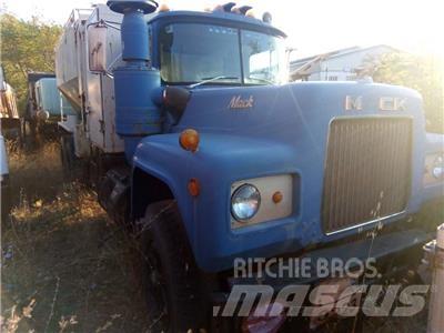 Mack R 600 شاحنات قلابة