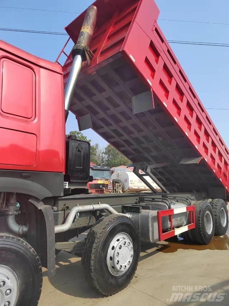 Howo 371 8x4 شاحنات قلابة