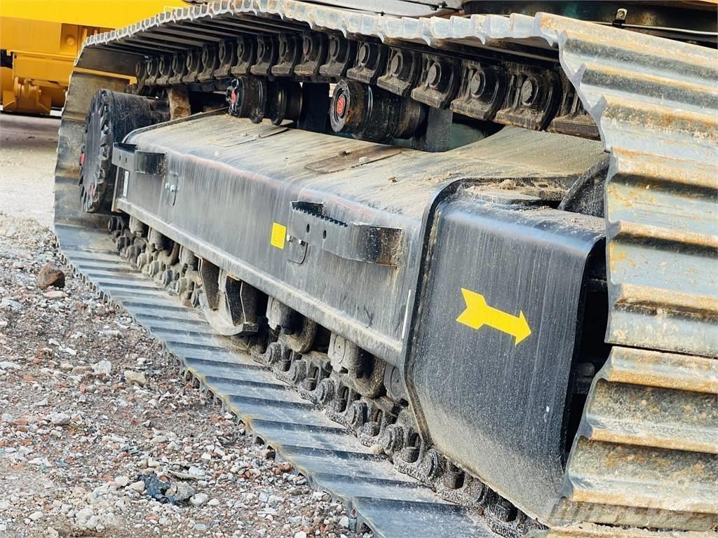 CAT 320D2L حفارات زحافة