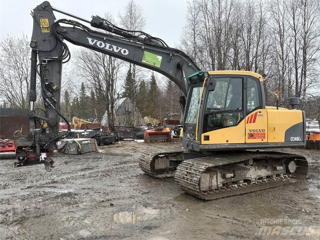 Volvo EC140CL حفارات زحافة