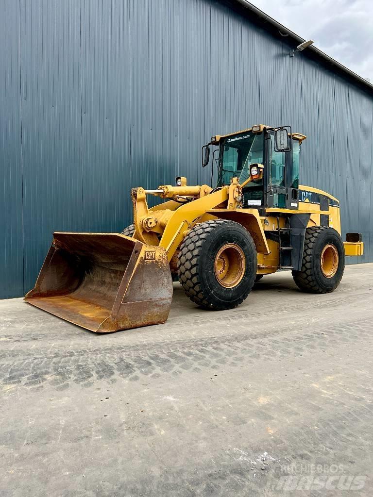 CAT 938G لوادر بعجل