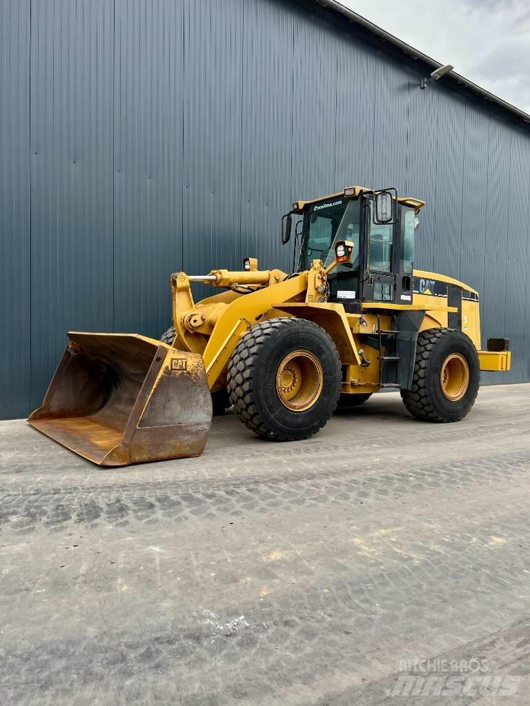CAT 938G لوادر بعجل