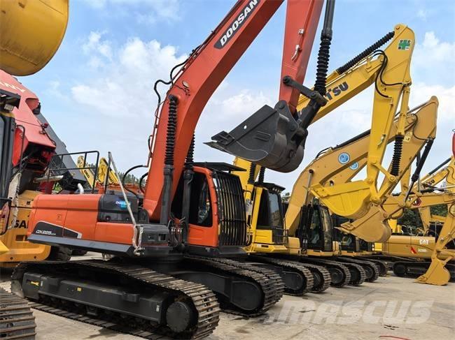 Doosan DX 225 LC حفارات زحافة