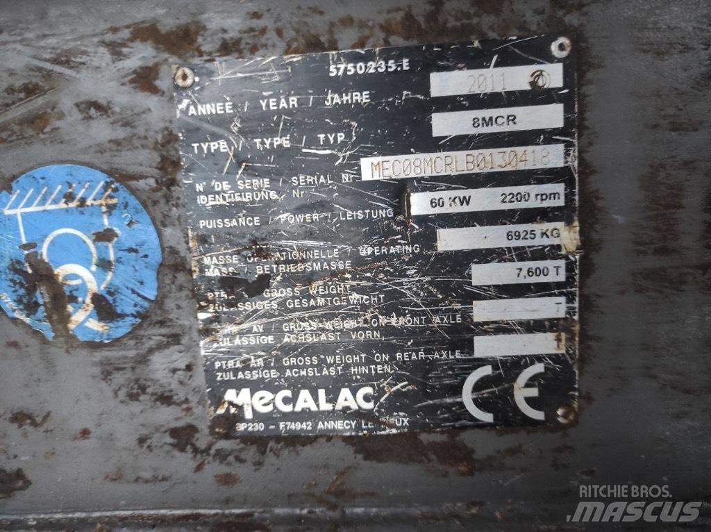 Mecalac 8 M CR حفارات زحافة