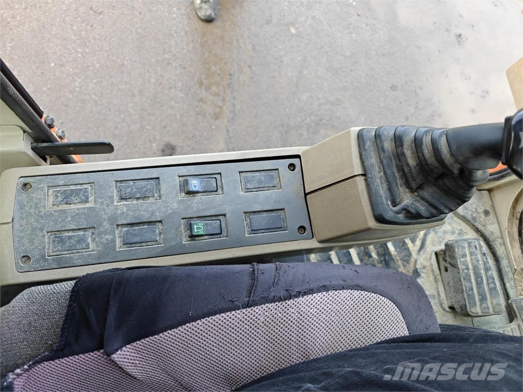 Daewoo 140 LC-V حفارات زحافة