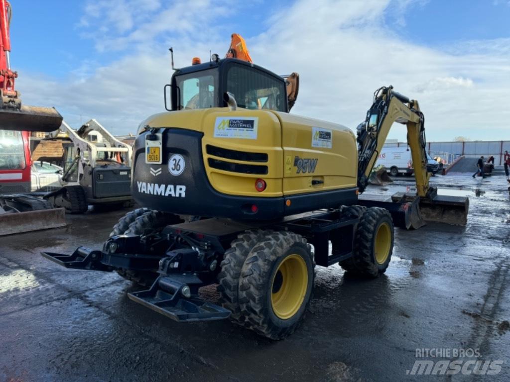 Yanmar B95W (40924) حفارات بعجل