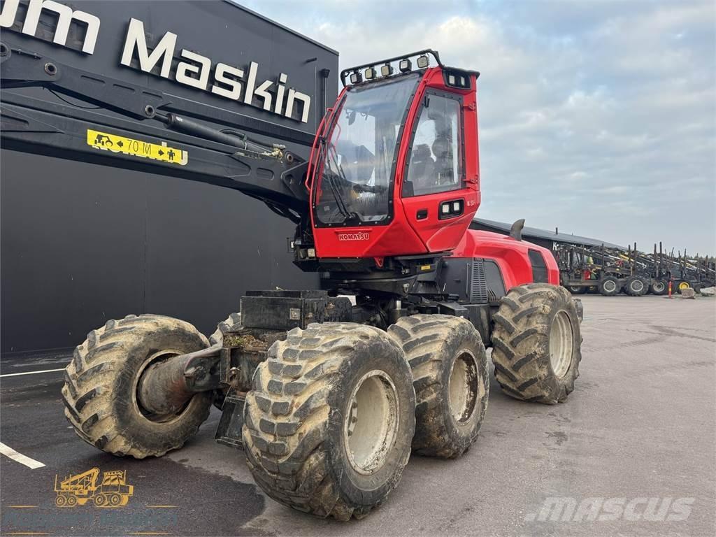 Komatsu 911 حصادات