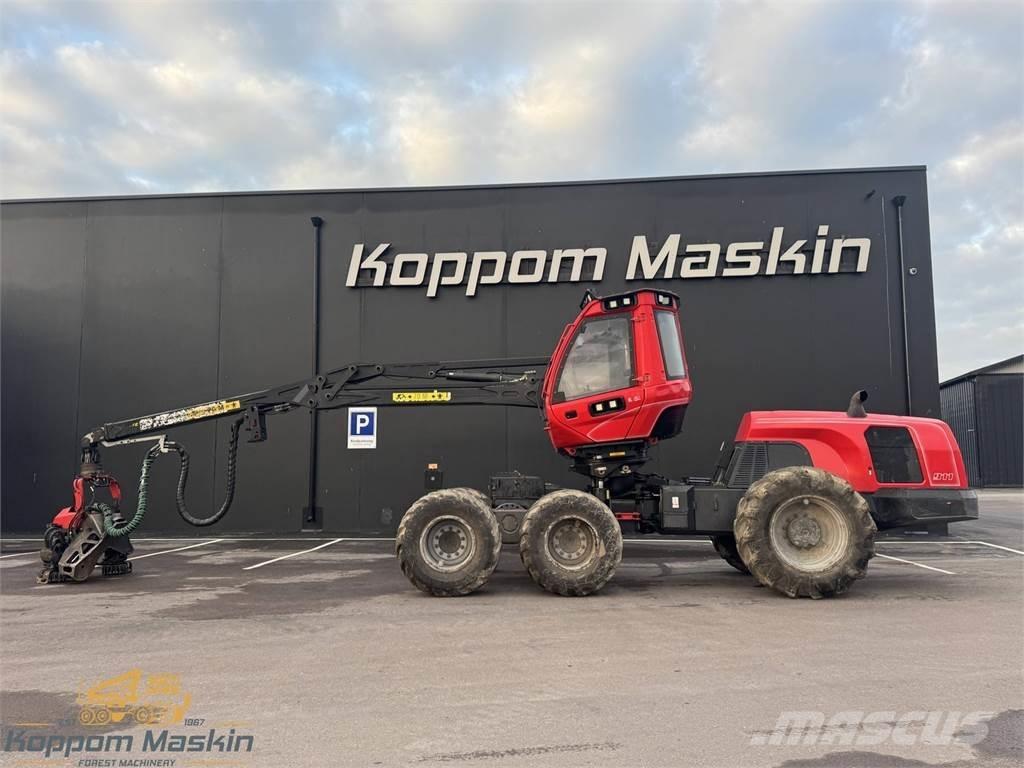 Komatsu 911 حصادات