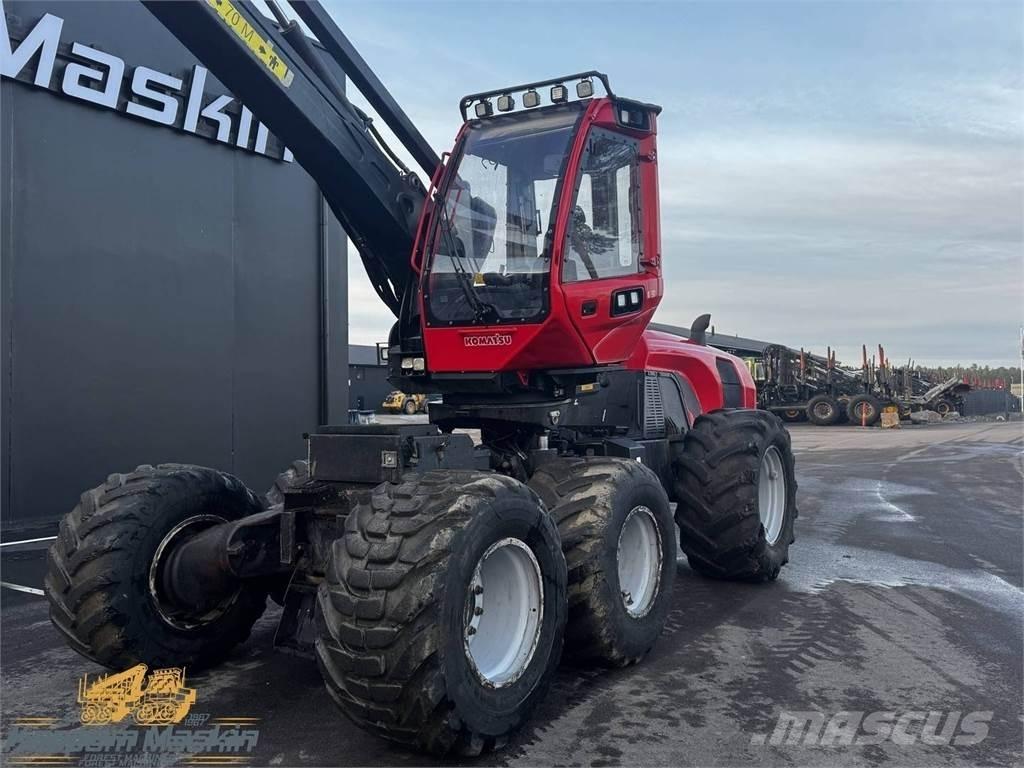 Komatsu 911 حصادات