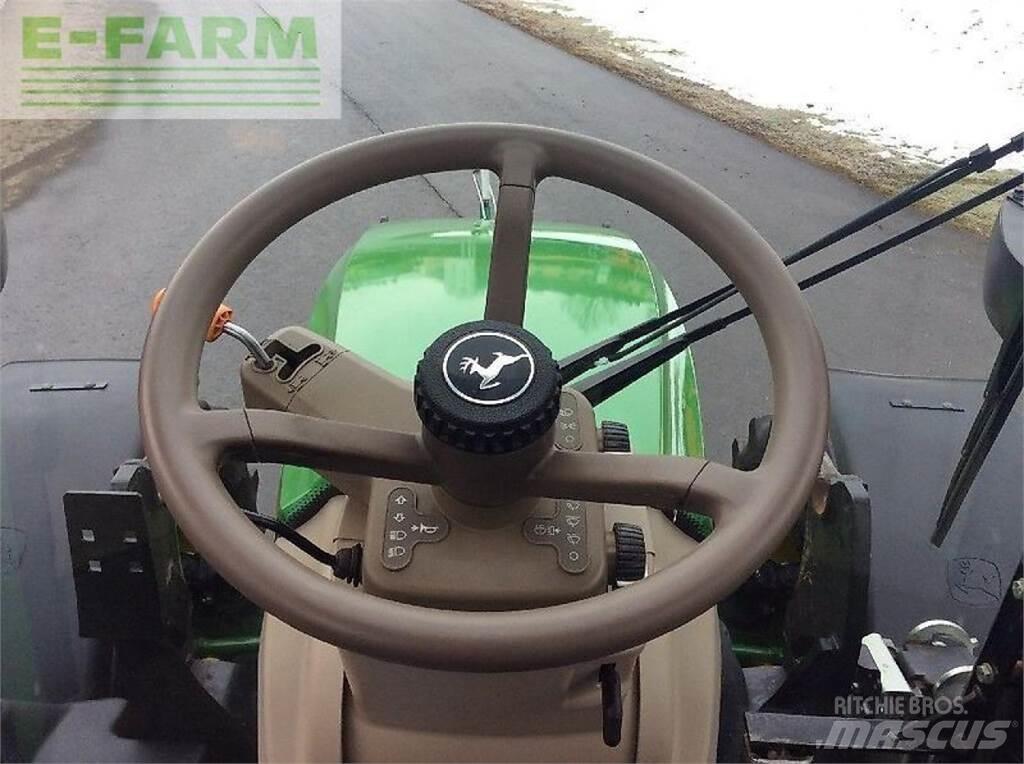 John Deere 5125 r الجرارات