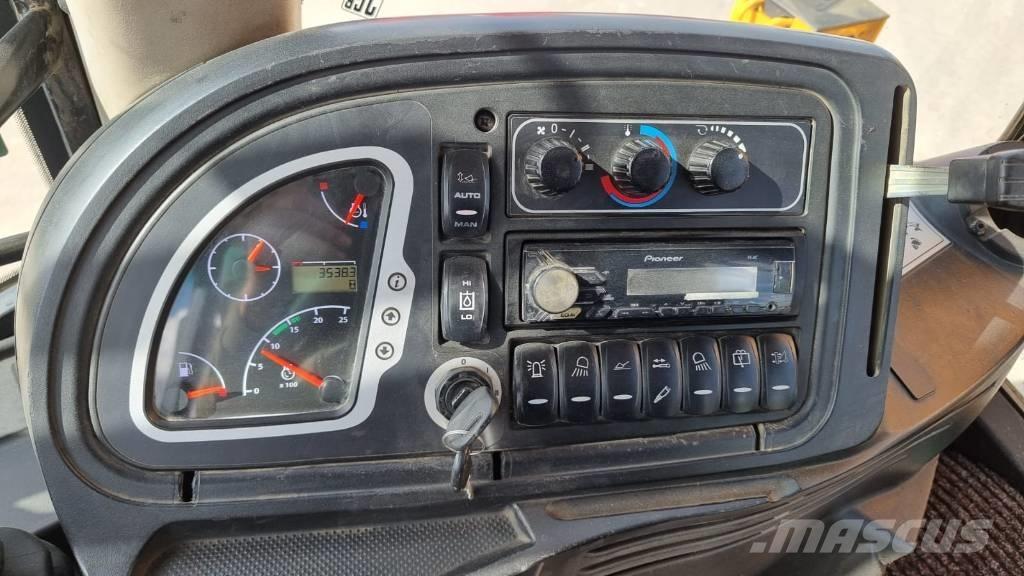 JCB 4 CX لوادر ذات جرافات عكسية