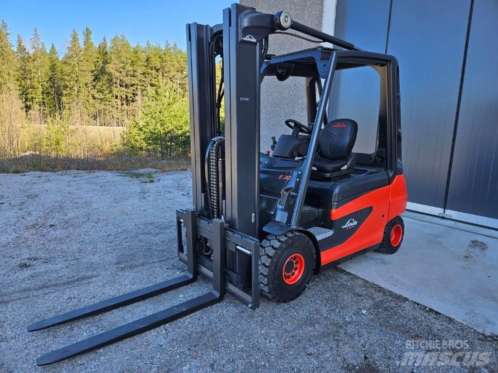 Linde E30-01 شاحنات ذات رافعات شوكية تعمل بالكهرباء