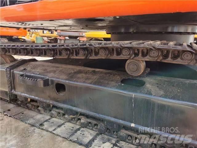 Hitachi EX 120 حفارات زحافة