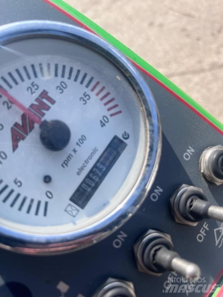 Avant M530 لوادر صغيرة