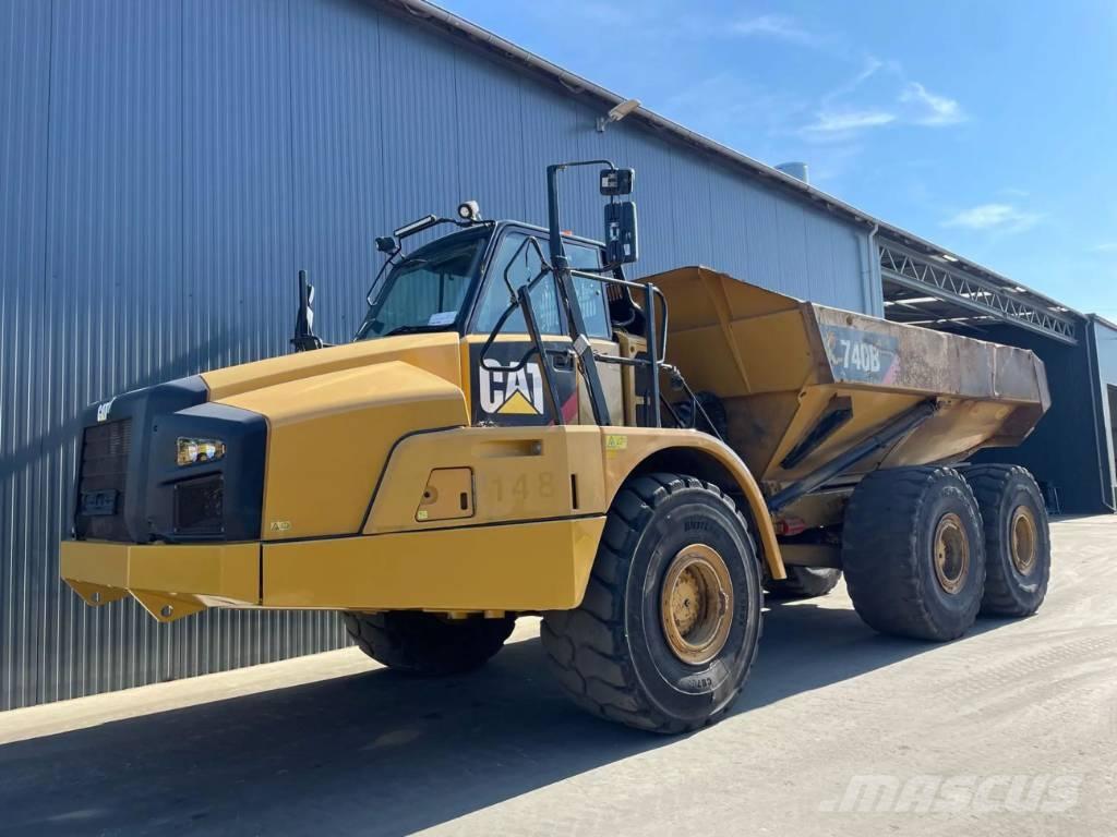 CAT 740B ساحبات مفصلية