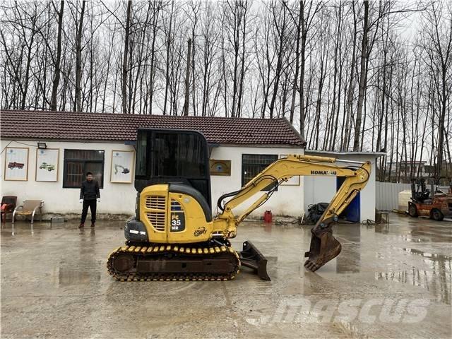 Komatsu PC35MR-2 حفارات زحافة