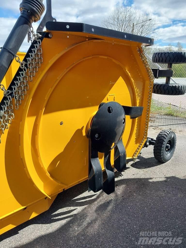 McConnel SR460 جزازات وأغطية المراعي