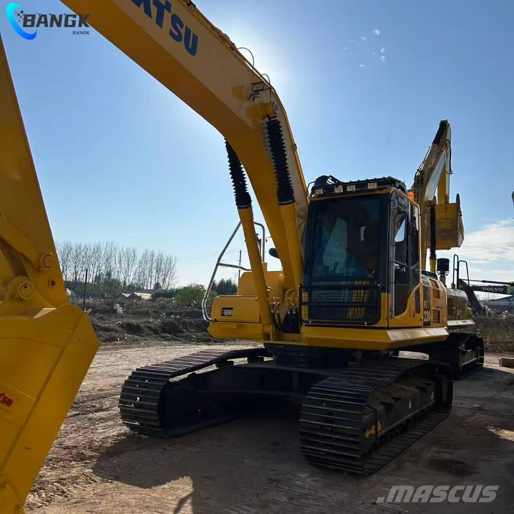 Komatsu PC 220-8 حفارات زحافة