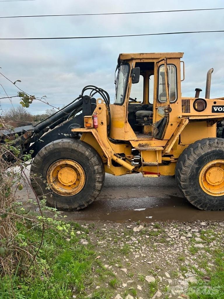 Volvo L70 لوادر بعجل