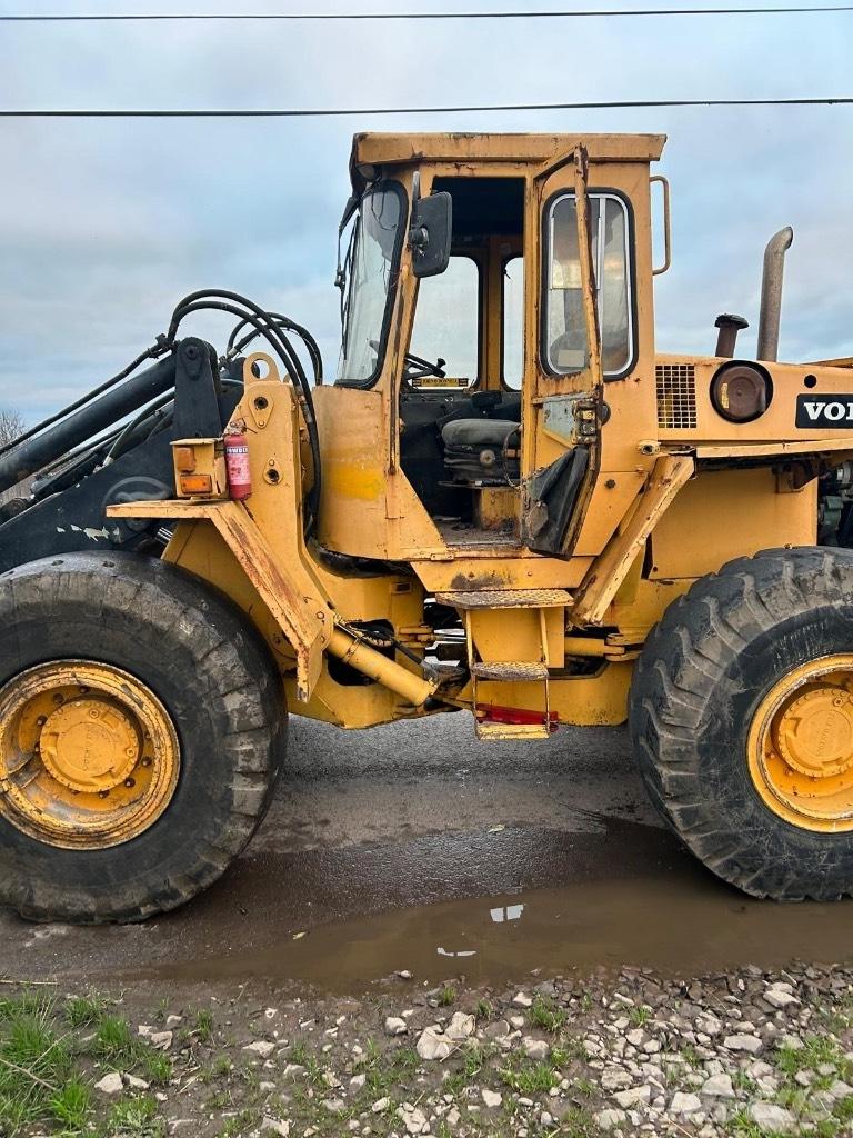 Volvo L70 لوادر بعجل