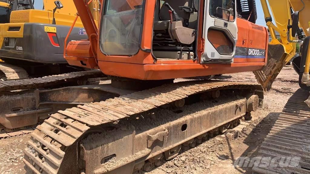 Doosan DH 300 LC-7 حفارات زحافة